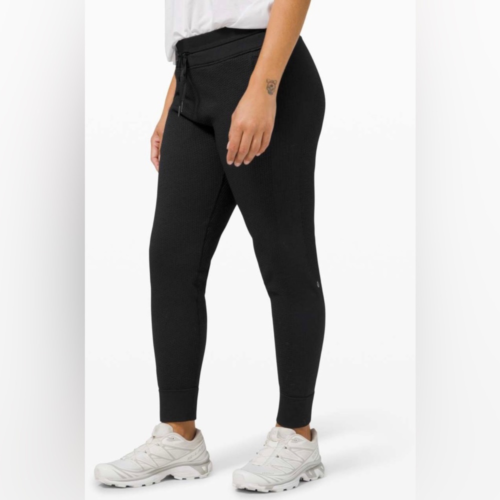 Lululemon NWT Engineered Warmth Joggers Black Color Size 8 Merino Wool Blend